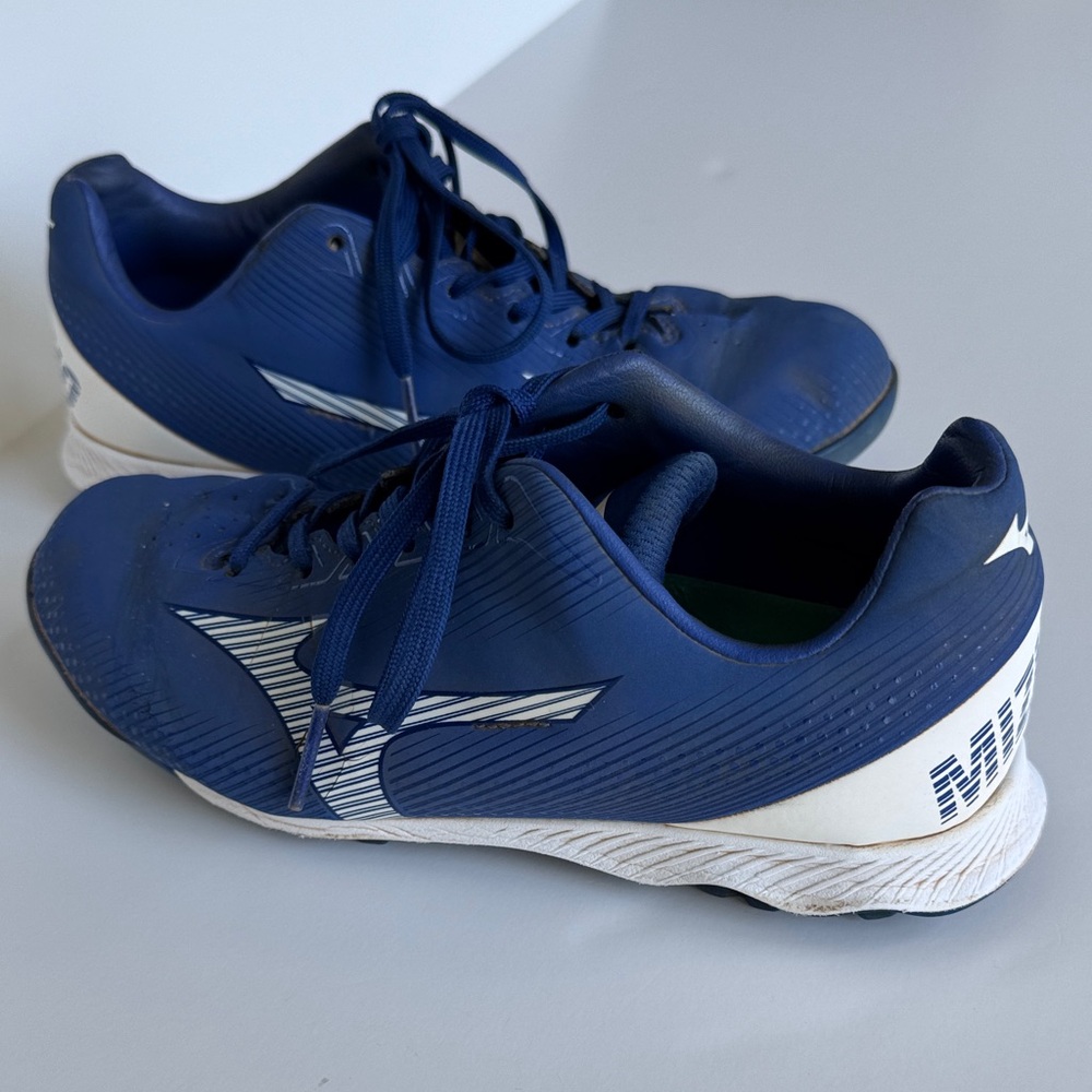 Mizuno Wave Lightrevo Junior Low TPU Youth Molded Baseball Cleats Size 4